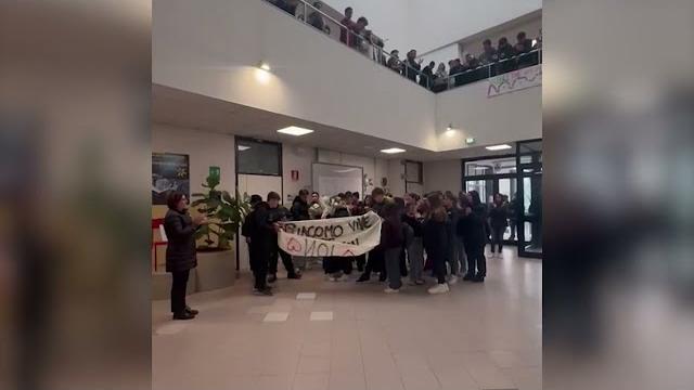 Giacomo, morto nell'incidente a soli 17 anni, il ricordo dei compagni di scuola - 0UJXpG55gpA