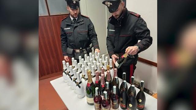 Ladri seriali di champagne, tre arresti. Furti tra Toscana, Umbria e Lazio