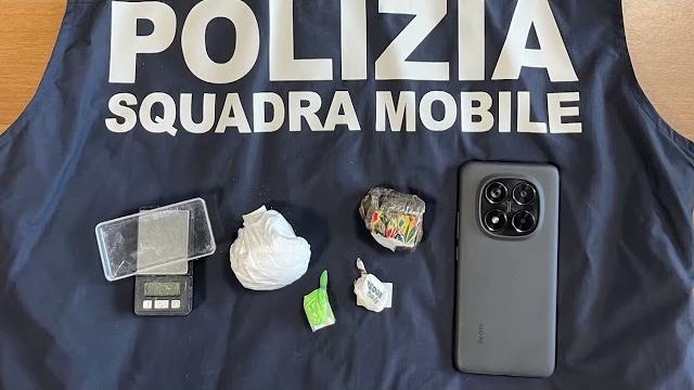 Arezzo, arrestato un pusher in flagranza di reato - D0qWnWNgLm4