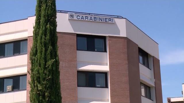 Armi e passamontagna per rapinare le prostitute, anche minorenni nella banda. E' caccia ai complici