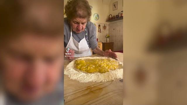 Hackerato il profilo di Nonna Natalina, la star aretina di Tik Tok - HpZRYOXJciw