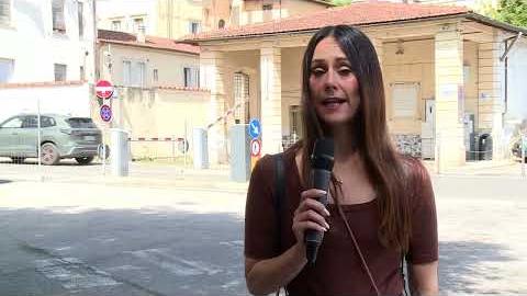 Notte di follia ad Arezzo: aggressioni e investimento alla Cadorna, sei feriti - IbjSdS8vZkI