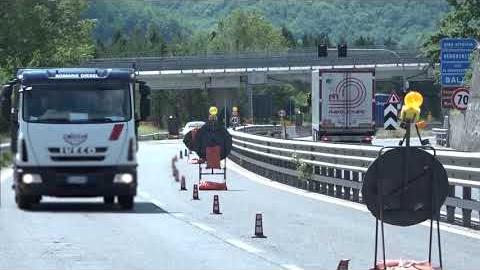 Non si fermano all’alt dei Carabinieri: inseguimento tra Toscana e Umbria. Un arresto e una denuncia - RcjPgmBw8Vk