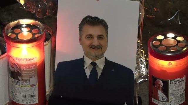 "Giustizia per Daniel". Fiaccolata per il 51enne, investito da un'auto e morto dopo nove mesi - UHRGt_ABl5Y
