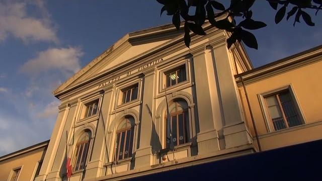 Rsa abusive, lunedì lo sfratto per 17 anziani - WpkQ5f3I2JU