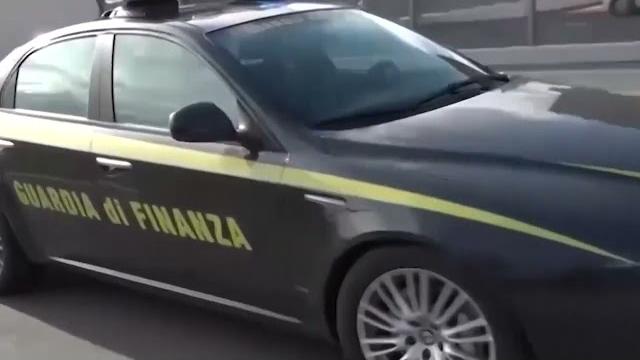 Cocaina nell'airbag dell'auto e 12 mila euro: arrestato un 30enne dalla Guardia di finanza - ZCZ1ydxhtEM