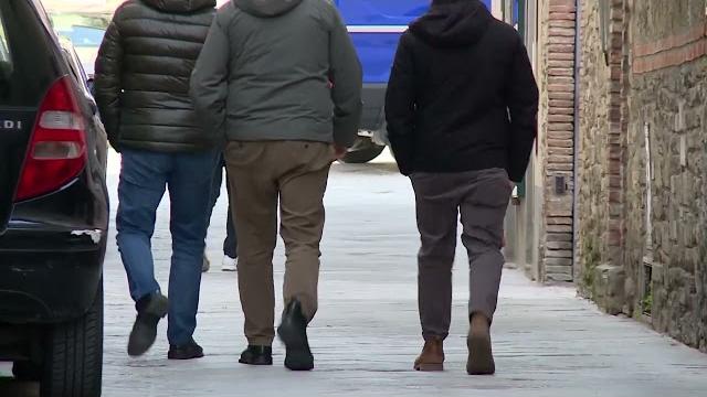 Tentano truffa ad un'anziana, poi la colluttazione e la rapina: arrestati dalla Polizia di Stato