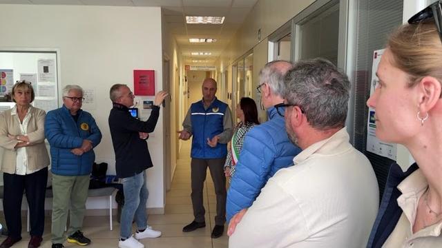 Lucignano: donazione di una poltrona per il punto prelievi alla Casa della Salute - _JPE0snbmM8