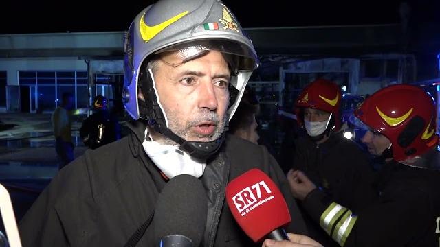Grosso incendio ieri sera nel magazzino della “Mb Elettronica” - cJdvSh2CR3c