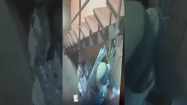 Sfondano muro ma scatta l'allarme: tentato furto in un'azienda orafa - fdZhEdfF2-4