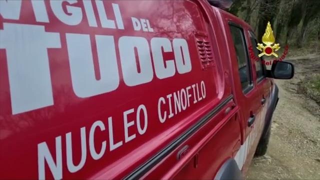 Scomparso nei boschi della Chiassa, ricerche senza sosta. Arrivano le unità cinofile della Finanza - o1agGP-bqtU