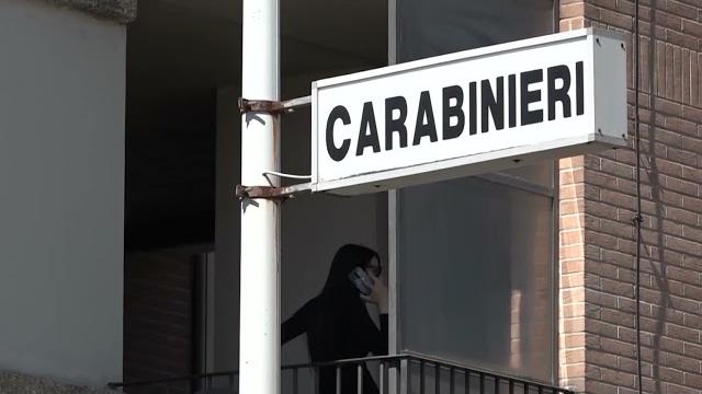 Si rifugia in un bar per sfuggire al compagno violento: arrestato - qcJIO0lhg8M