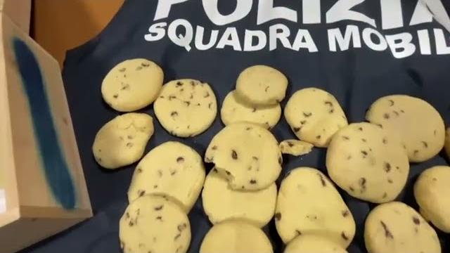 Bimbo di 4 anni intossicato dai biscotti alla cannabis: arrestato lo zio - rEzGfmy8Jq8