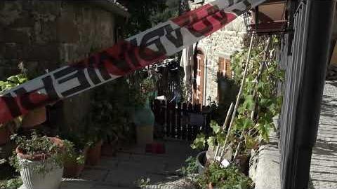 Muore per una grave ferita alla gamba, indagata la moglie - wQWYdV5d5Bk