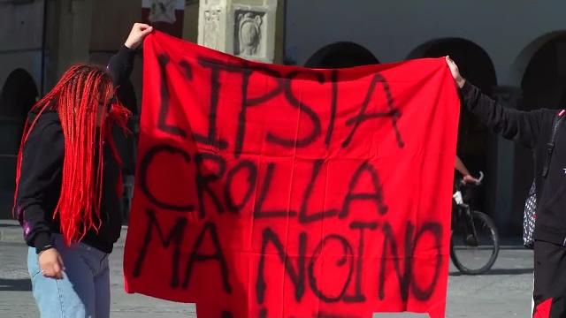 Crollo all’IP Marconi, altre 4 aule nei locali della parrocchia di San Pietro e Paolo - zVb-Yb1noDE