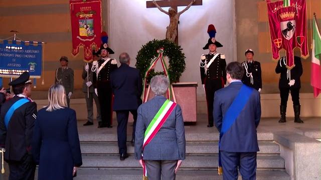 Giornata delle Forze Armate, ad Arezzo l'inno nazionale intonato dal coro della Cesalpino - 0Eyu_BrP9XU