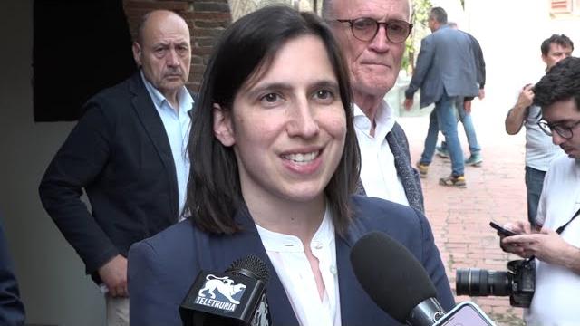 Schlein a Rondine: “ci siano sforzi più efficaci per la pace” - 0tN8Zr1kCqA