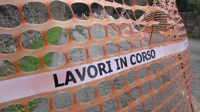 Opere pubbliche: un milione di euro per le mura di Via Padre Caprara ad Arezzo - 1bcCqpG4imE