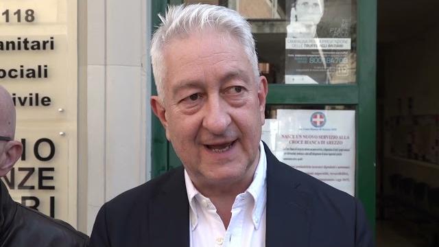 Divise e felpe per i "Nottambuli" della Croce Bianca di Arezzo: la donazione di due aziende aretine - 3-lS1uFfgaE