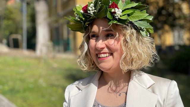 Mette al centro della tesi di laurea il suo paese natio. La storia di Daniela