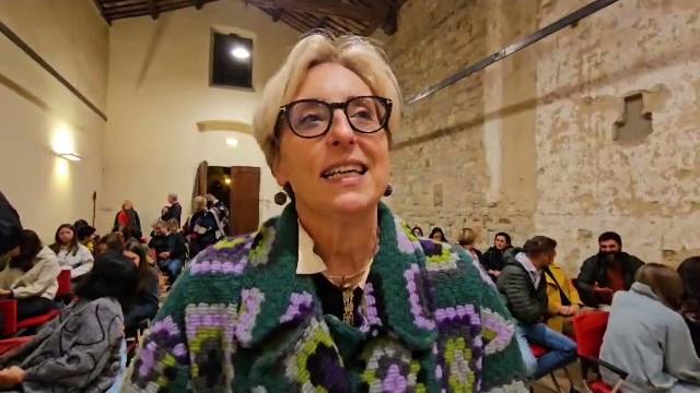 Lucignano accoglie 24 studenti statunitensi: prosegue gemellaggio con l’Accademia Europea di Firenze - 7M6zhWi9bh0