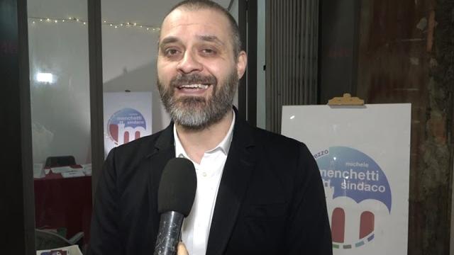 Menchetti presenta la sua candidatura. "Sindaco tra la gente, indipendente dalla politica" - 8SDrd2Pe0Ng