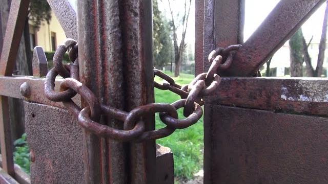 Raccolta firme per riaprire giardini dell’anfiteatro. Saranno consegnate al ministro Giuli - At4NFkBmIUo