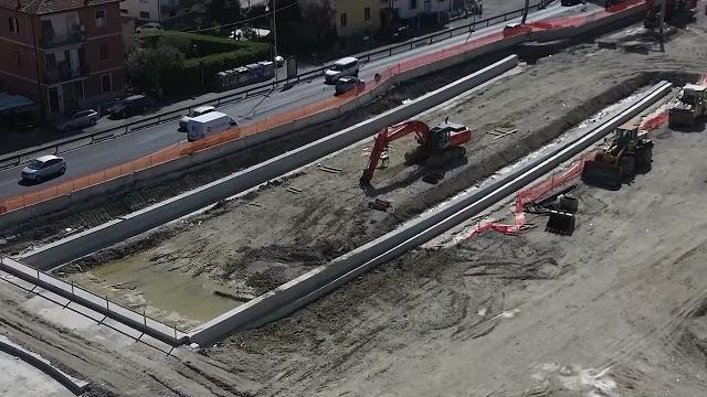 Maxi cantiere Via Fiorentina, apertura Via Golgi, ripresa dopo Pasqua e ristoro per le imprese - DWvJmTUKlso