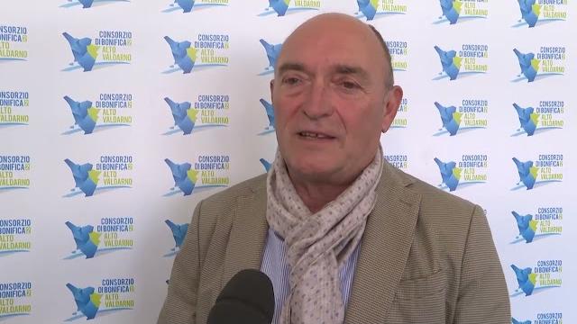 600 quintali di legna recuperata dai corsi d’acqua, l'operazione delle "sentinelle dell’Arno" - Ef3G55RAr3A