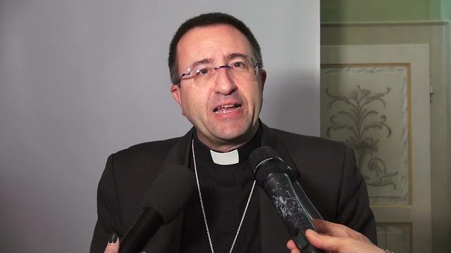 Patrizio Bertelli dona un milione di euro per il restauro della Pieve di Arezzo - IeikK6C1b6I