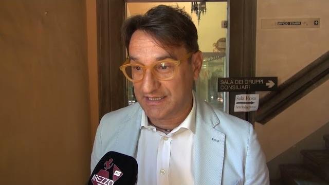 Scuola di San Leo chiusa e collegamento con Indicatore, Con Arezzo chiede risposte