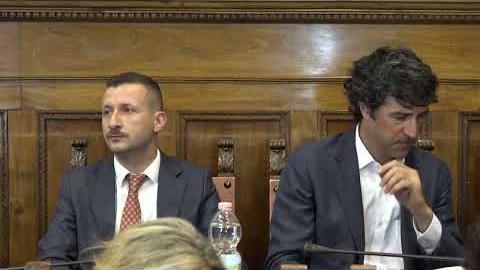Caos sepolture ad Arezzo, all'orizzonte una modifica del regolamento comunale - JEXACuevBY8