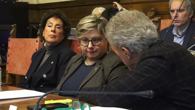 Asili: non è stato discusso il nuovo regolamento. Manca il numero legale in consiglio - N7CwVoaqnfg