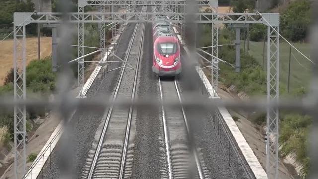 Ferrovia aretina, Baccelli: “Nessuna procrastinazione, lavoro sulla linea procede” - QS7OIug-eJE