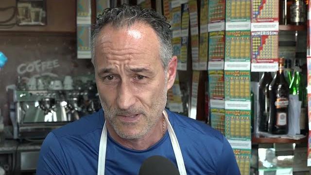 Arezzo, “Via Calamandrei? Una strada groviera, mai una soluzione definitiva”. La protesta - Ss0WtRAKnO8