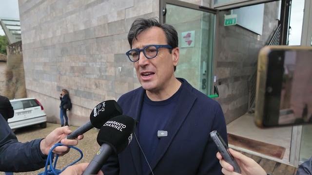 Castelnuovo d'Avane, a Cavriglia la posa della prima pietra del “borgo dei borghi” - WBHCbgSxZdM