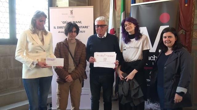 Scuole protagoniste contro la violenza di genere: assegnate 23 borse di studio - WtoCTb0Z_zw