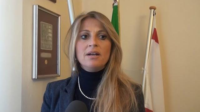 Pane e olio ai bambini, Chiassai: "pasto completo ai bambini, ma il provvedimento non si discute" - aOsEmNhuT3Q