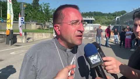 Fimer, il Vescovo Andrea Migliavacca in visita ai lavoratori - e4EnWPEs3TM