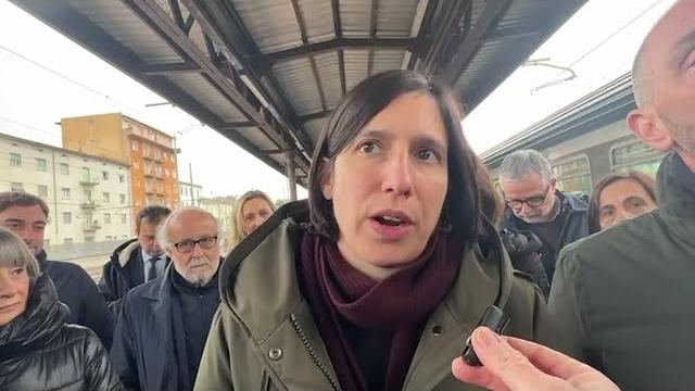 Schlein ad Arezzo: “sosteniamo campagna di ascolto dei pendolari” e incontra il comitato SAVA - imVv4zHJJLM