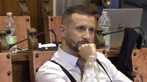 Terremoto in Fratelli d'Italia, si dimette Renato Viscovo. Scossa alla maggioranza - kZnTd1TtfdM