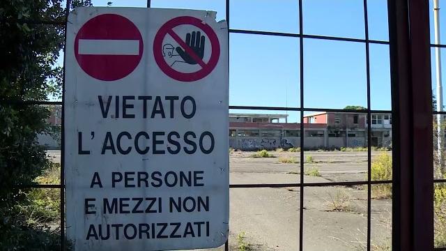 Ex Lebole, il cantiere è partito: stanno per partire le demolizioni - rpqUeI46oaM