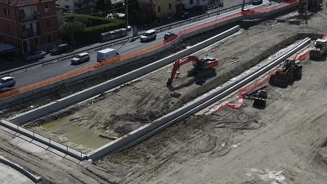 Cantiere di Via Fiorentina, ancora attesa per capire quando riprenderanno i lavori - vBYCy1UBD8c