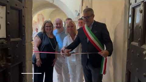 Il Castello di Poppi accessibile a tutti grazie ad un ascensore - xKUaEsVgDXw