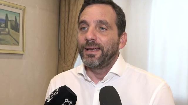 Tomasi ad Arezzo per la presetazione della lista "E' ora per Tomasi presidente" - z2kbUjHVx5c