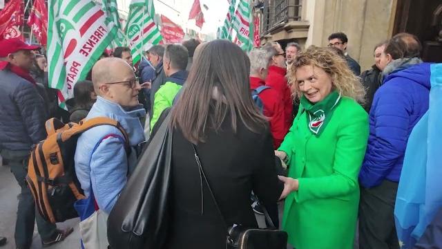 Corteo e sciopero dei lavoratori della moda a Firenze - jWTzh4py9eo