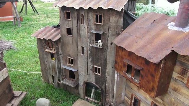 Tra sassi e legno, continua la tradizione del presepe nel quartiere aretino dell'Orciolaia - SOHtEu7bwJg