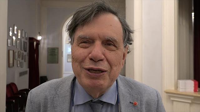 Il premio Nobel per la fisica Giorgio Parisi sul palco del Teatro Petrarca - jpjt9nIcIVc
