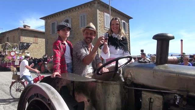 Successo a Ciggiano per la prima cena a tema. La festa dell'Uva fino a domenica 21 - nge3r1izd40