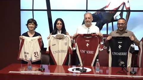 Tessere oltre quota 5mila, l'Arezzo chiude anticipatamente la campagna abbonamenti - H-f7UauSW84